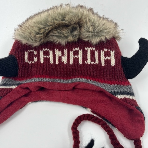 DeLux Canada Beanie / Hat - Picture 3 of 5